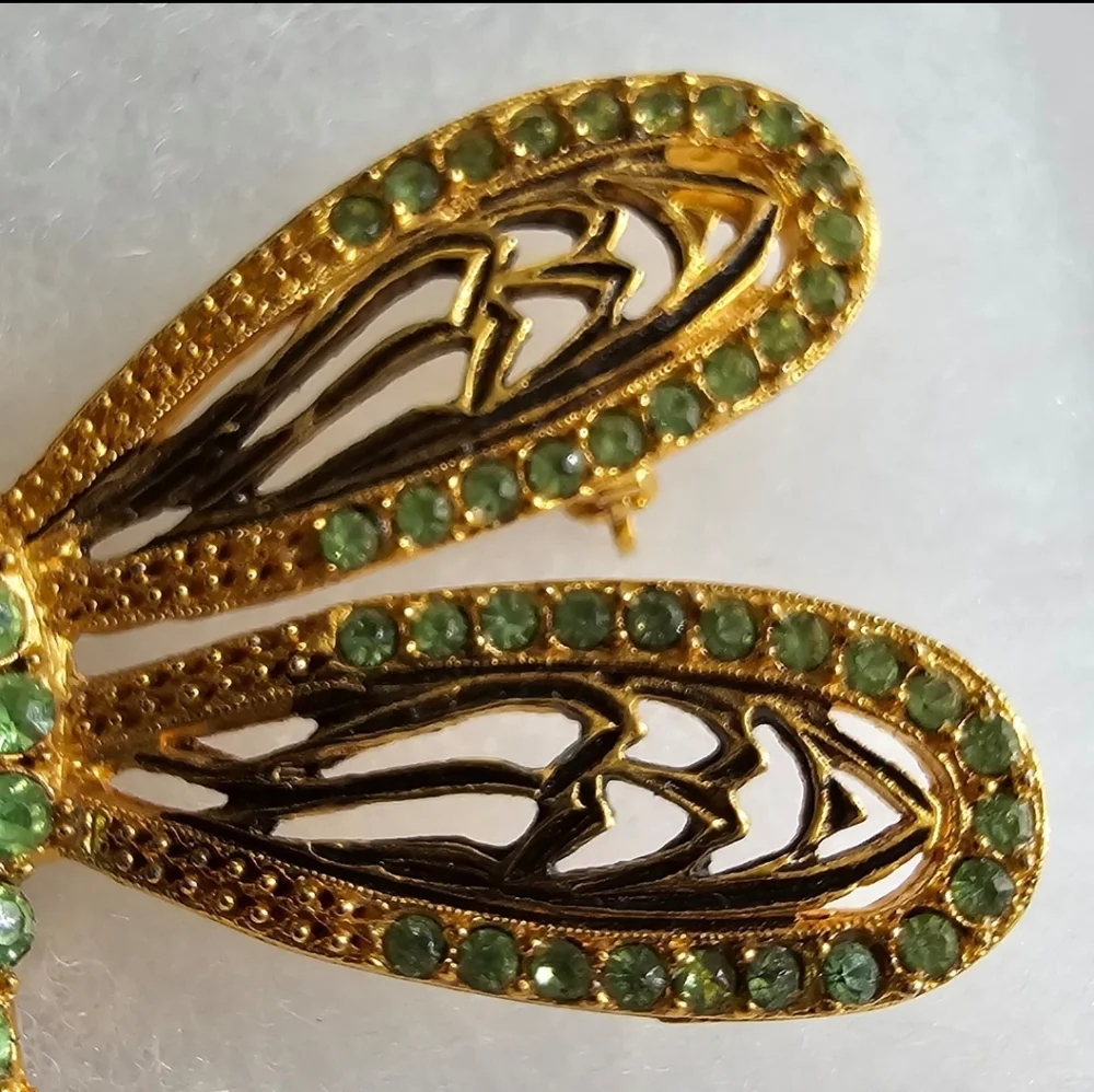 Vintage dragonfly brooch green rhinestones gold tone pin insect bug damselfly
